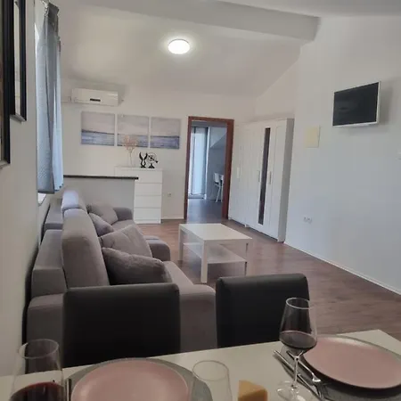 Apartament Miric