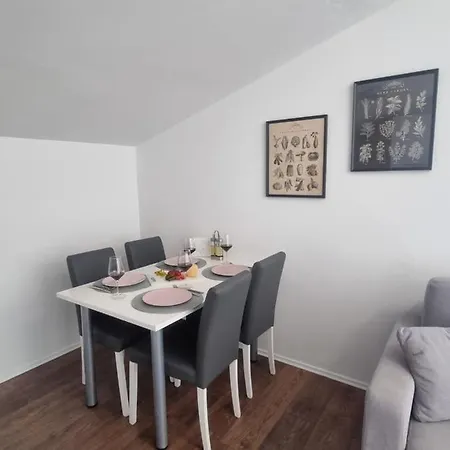 Miric Apartament *