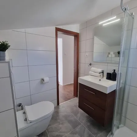 Miric Apartament *
